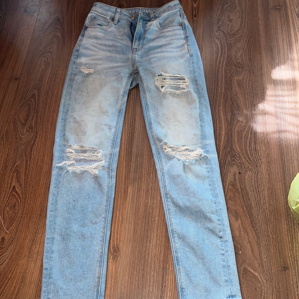 American eagle lightly ripped mom jeans